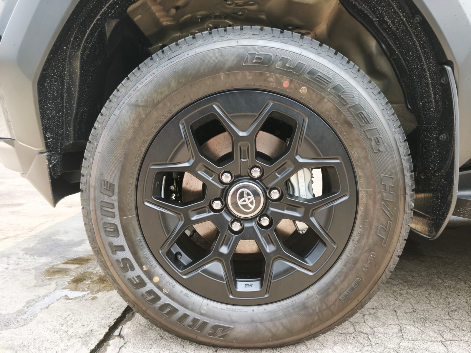 2026 TOYOTA HILUX DOUBLE CAB CONQUEST 2.8 4WD AT Black image 10