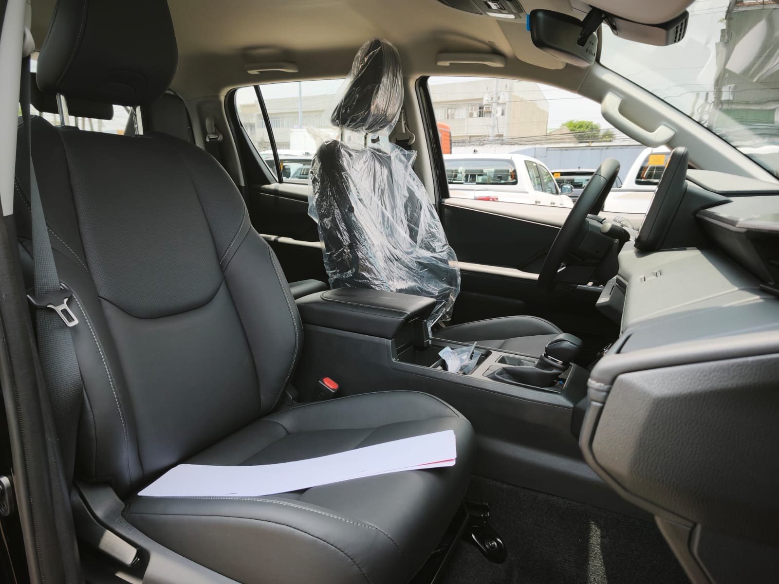 2026 TOYOTA HILUX DOUBLE CAB CONQUEST 2.8 4WD AT Black image 18