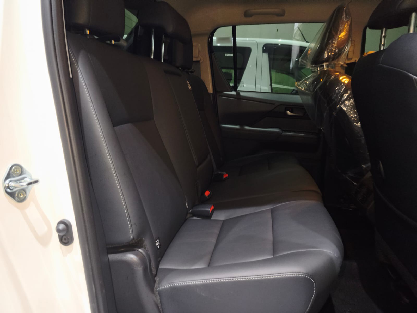 2026 TOYOTA HILUX DOUBLE CAB CONQUEST 2.8 4WD AT White image 22