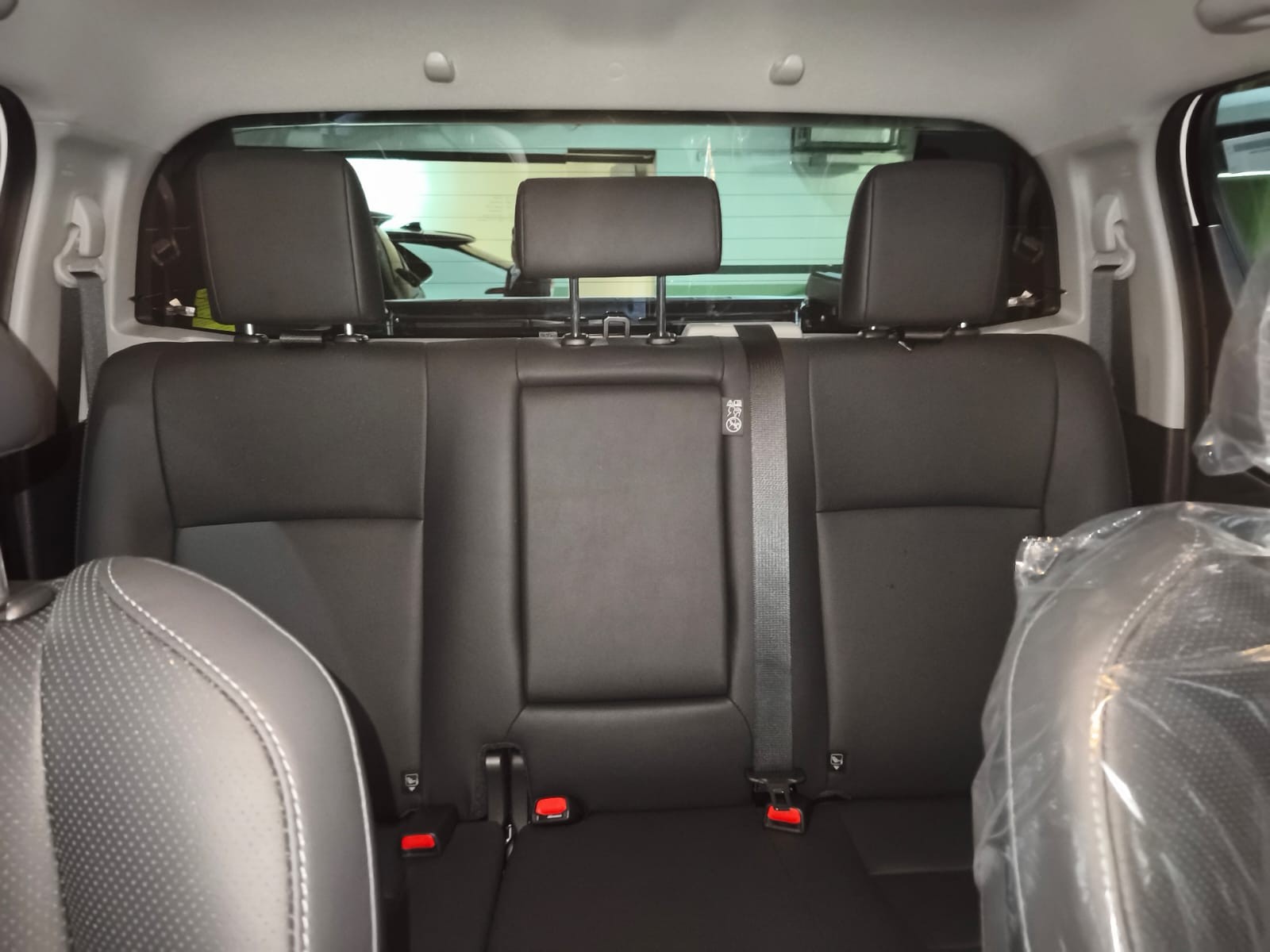 2026 TOYOTA HILUX DOUBLE CAB CONQUEST 2.8 4WD AT White image 23