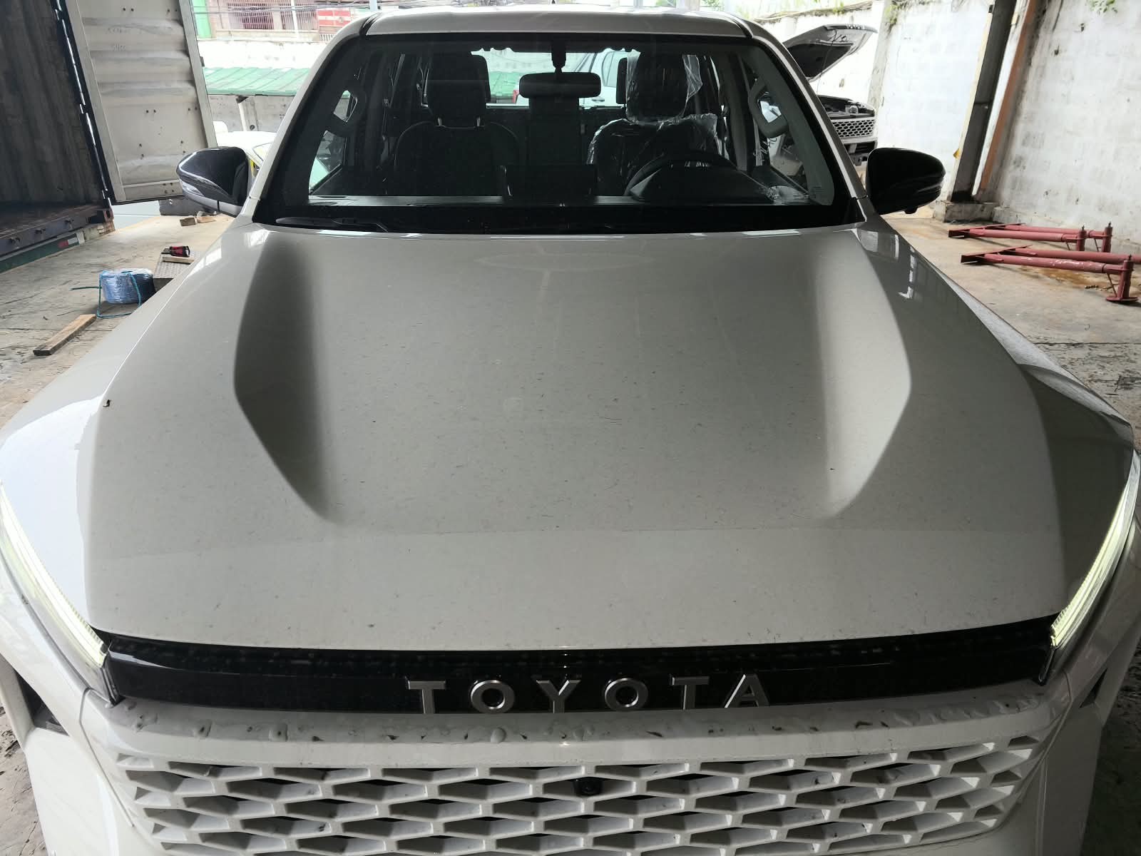 2026 TOYOTA HILUX DOUBLE CAB E 2.8 4WD MT White image 9