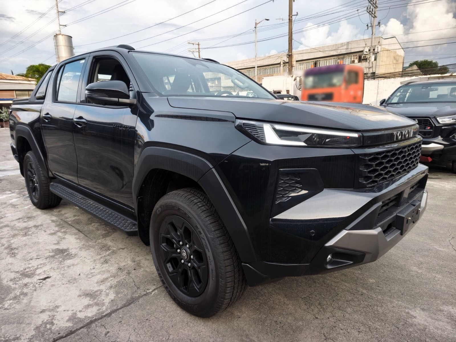 2026 TOYOTA HILUX DOUBLE CAB CONQUEST 2.8 4WD AT Black image 7