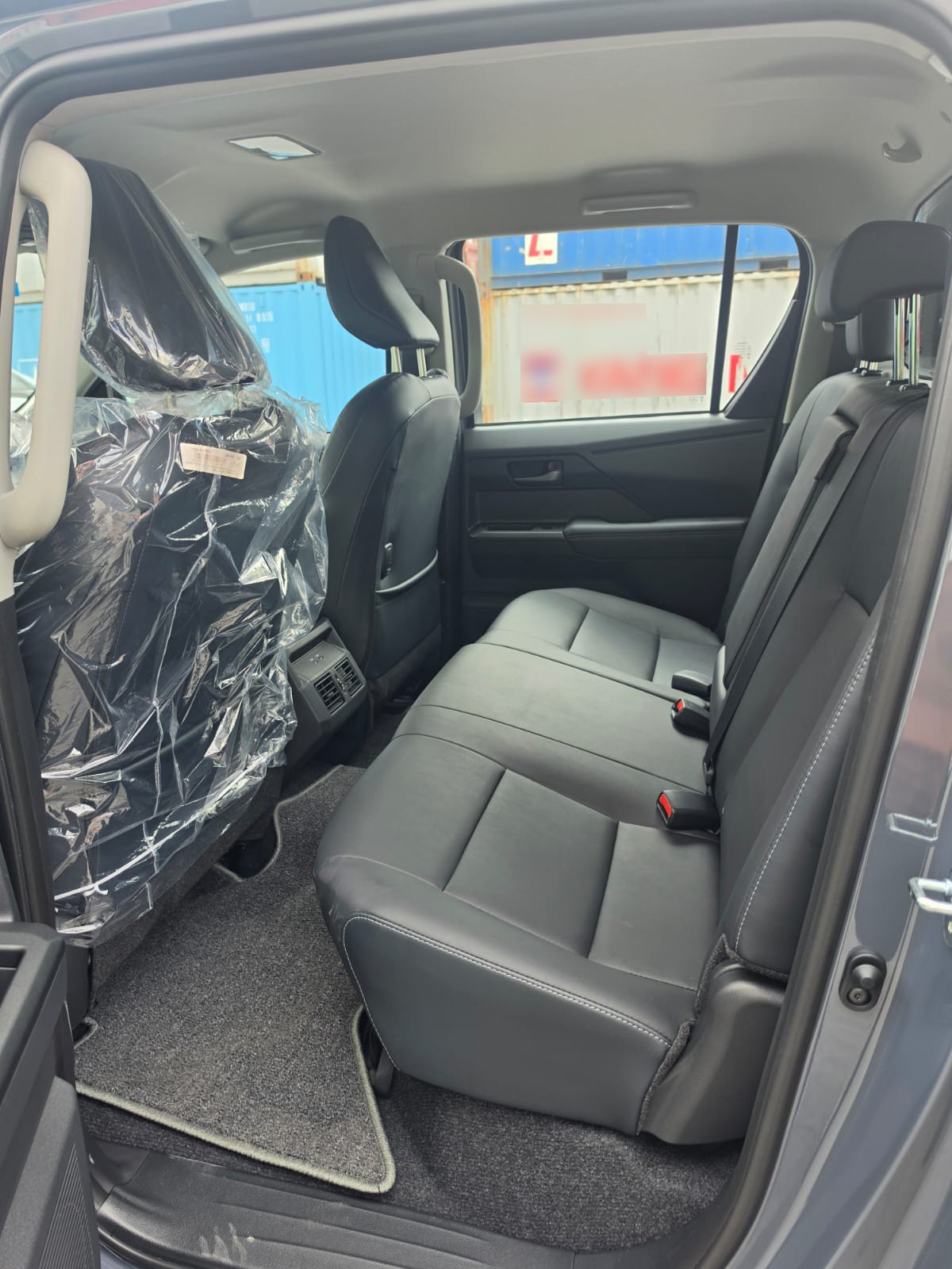 2026 TOYOTA HILUX DOUBLE CAB TRAILHUNTER 2.8 4WD AT Gray image 17
