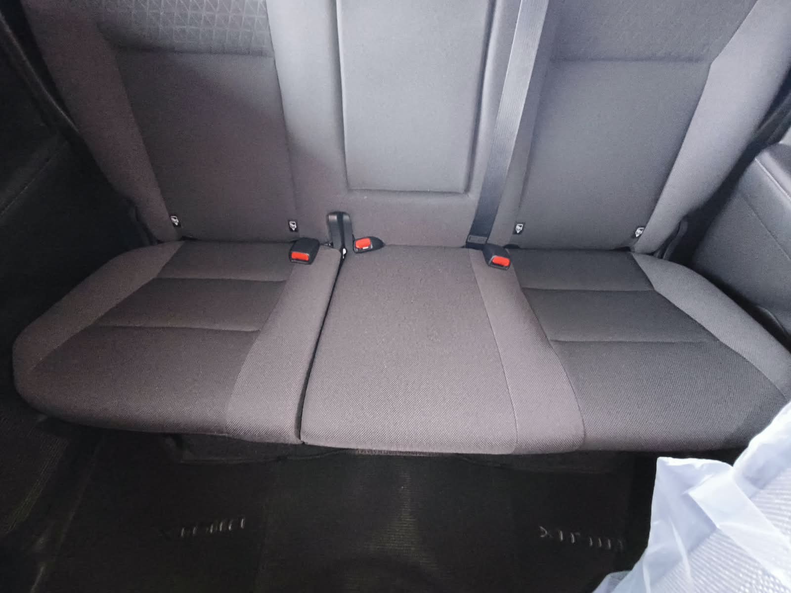 2026 TOYOTA HILUX DOUBLE CAB E 2.8 4WD MT Silver image 15