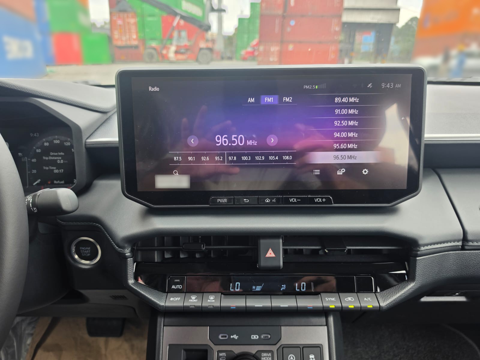 2026 TOYOTA HILUX DOUBLE CAB TRAILHUNTER 2.8 4WD AT Gray image 27