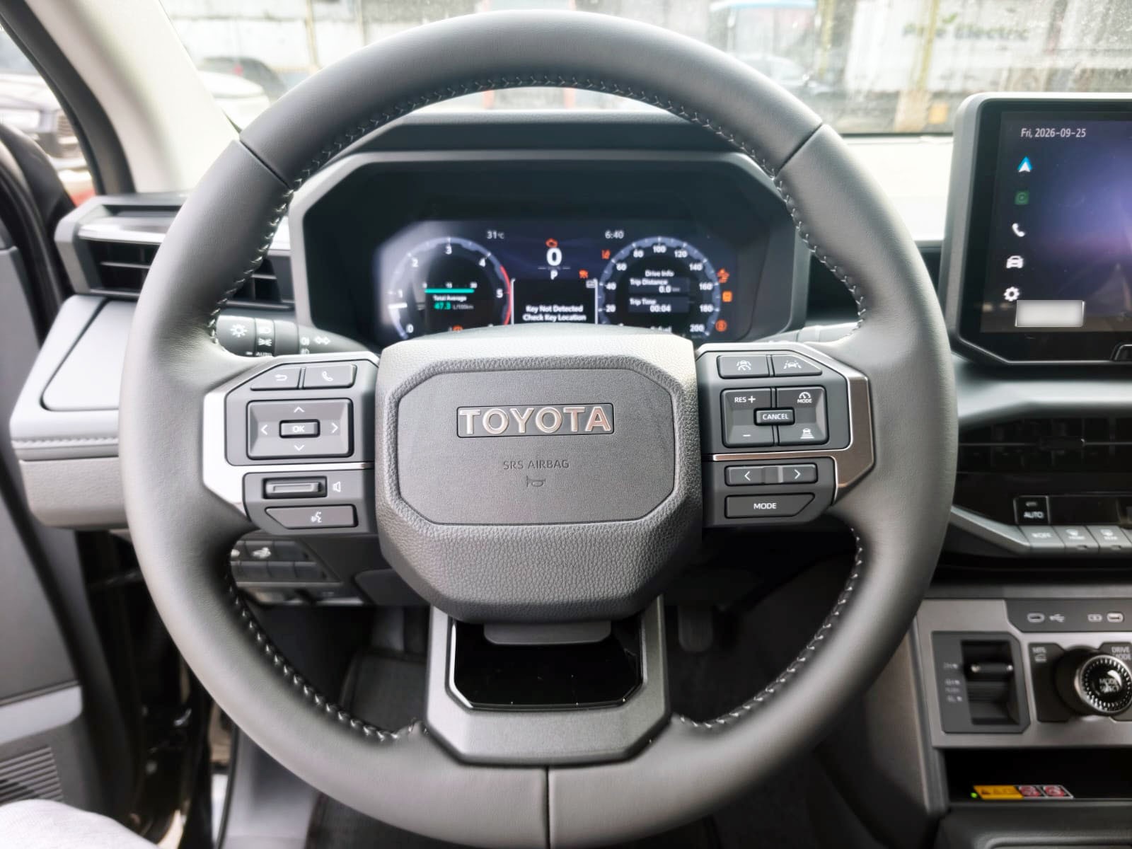 2026 TOYOTA HILUX DOUBLE CAB CONQUEST 2.8 4WD AT Black image 25