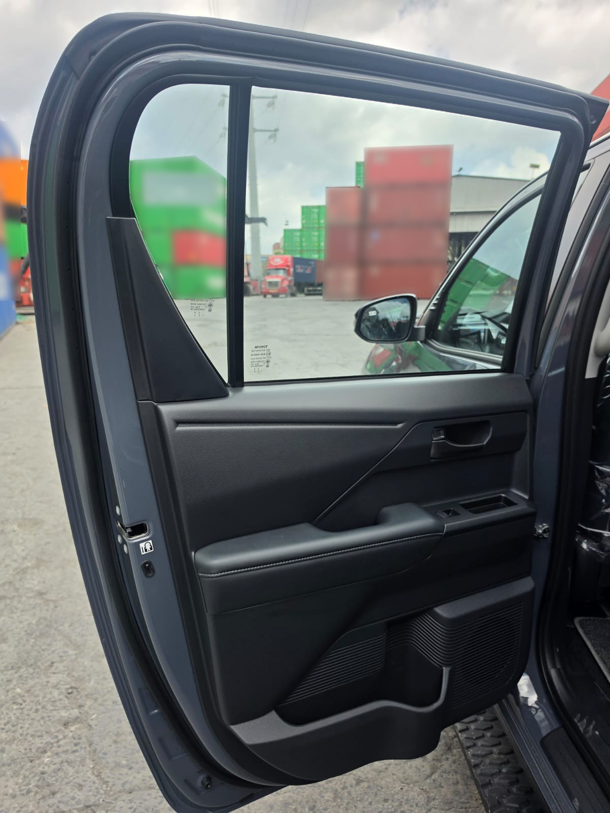 2026 TOYOTA HILUX DOUBLE CAB TRAILHUNTER 2.8 4WD AT Gray image 36