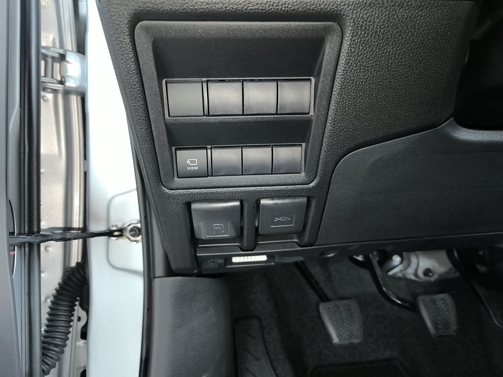 2026 TOYOTA HILUX DOUBLE CAB E 2.8 4WD MT Silver image 25