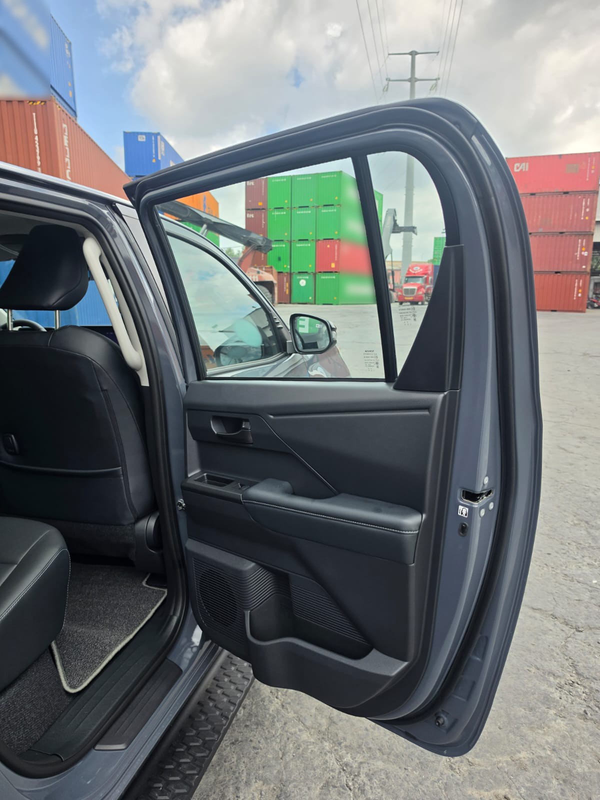 2026 TOYOTA HILUX DOUBLE CAB TRAILHUNTER 2.8 4WD AT Gray image 37