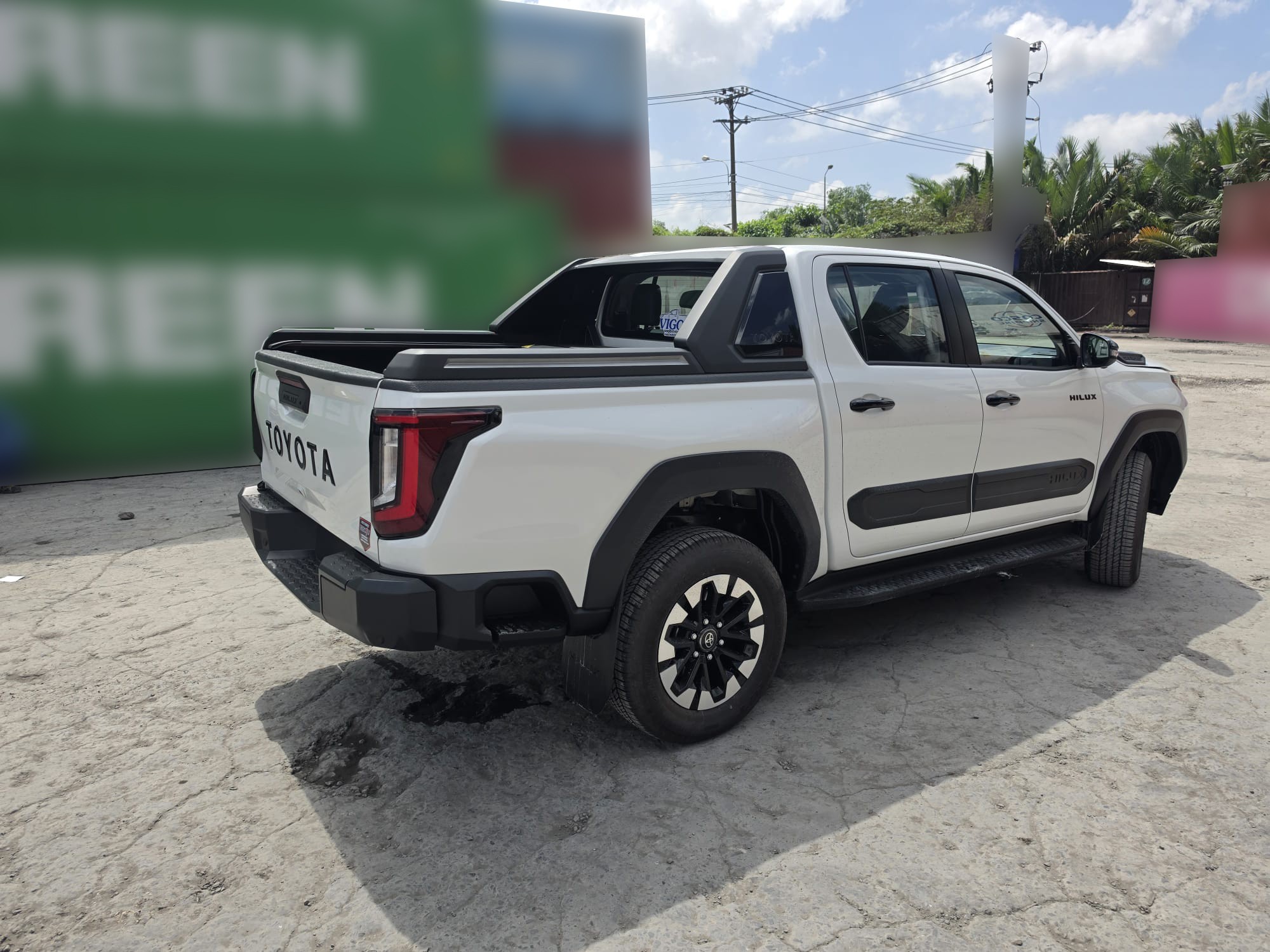 2026 TOYOTA HILUX DOUBLE CAB TRAILHUNTER 2.8 4WD AT White image 6