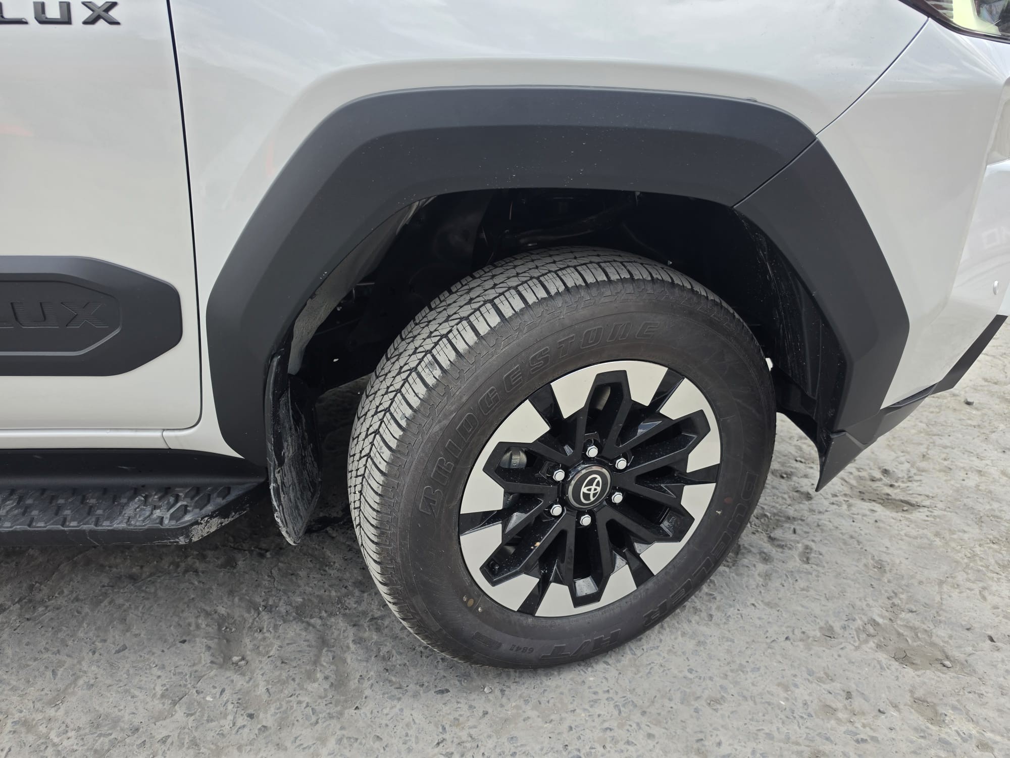 2026 TOYOTA HILUX DOUBLE CAB TRAILHUNTER 2.8 4WD AT White image 12