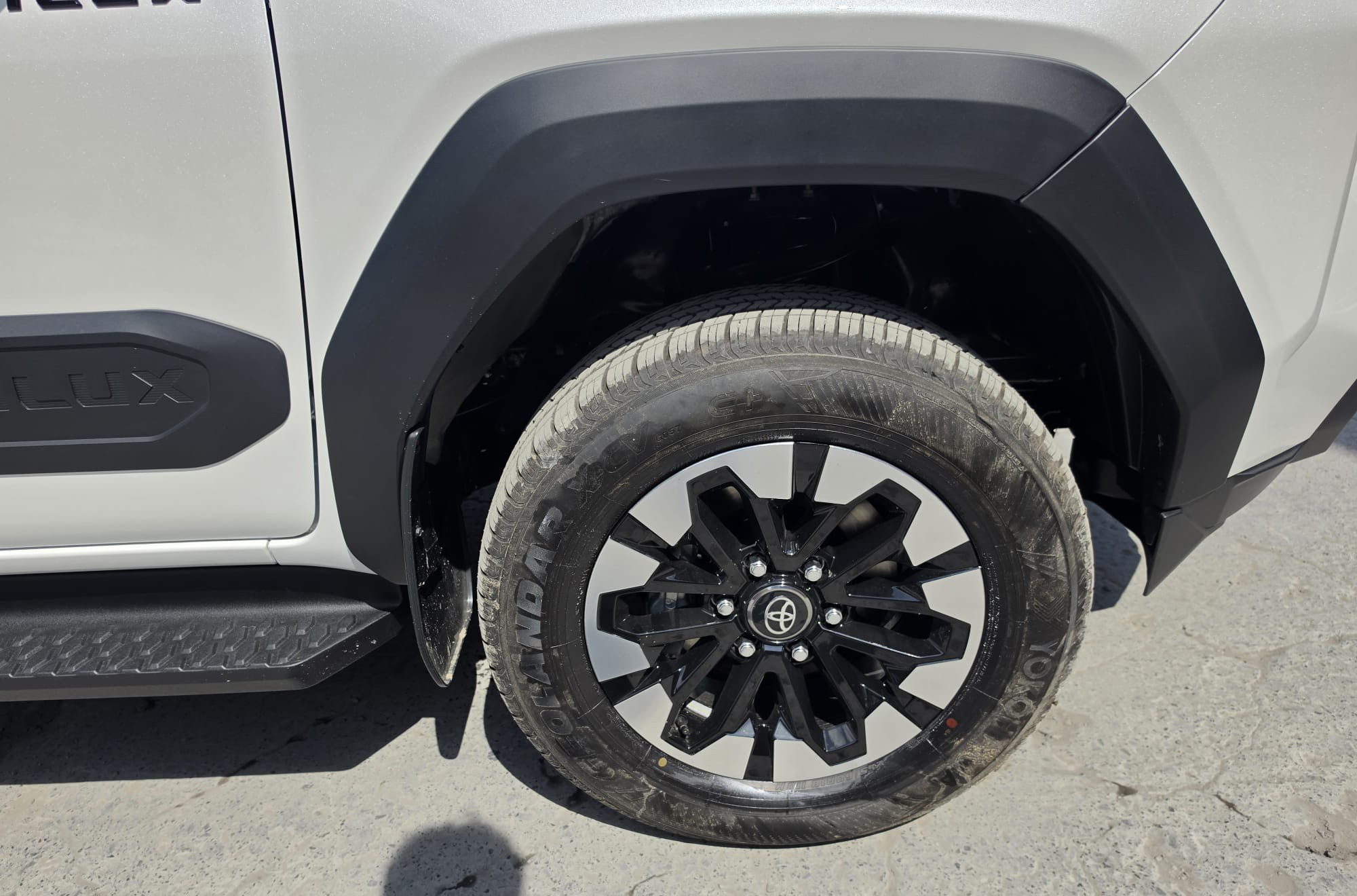 2026 TOYOTA HILUX DOUBLE CAB TRAILHUNTER 2.8 4WD AT White image 10