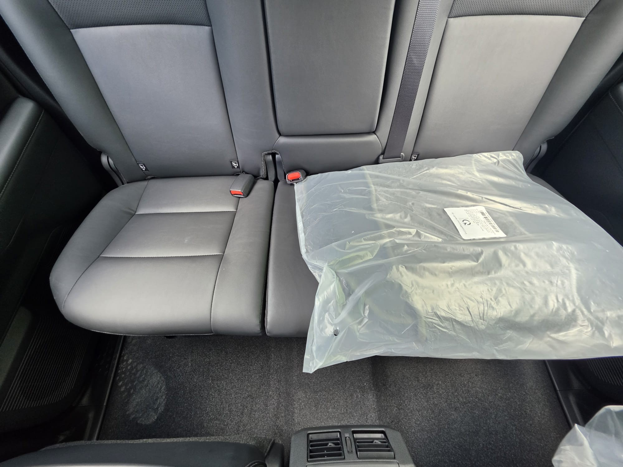 2026 TOYOTA HILUX DOUBLE CAB TRAILHUNTER 2.8 4WD AT White image 20