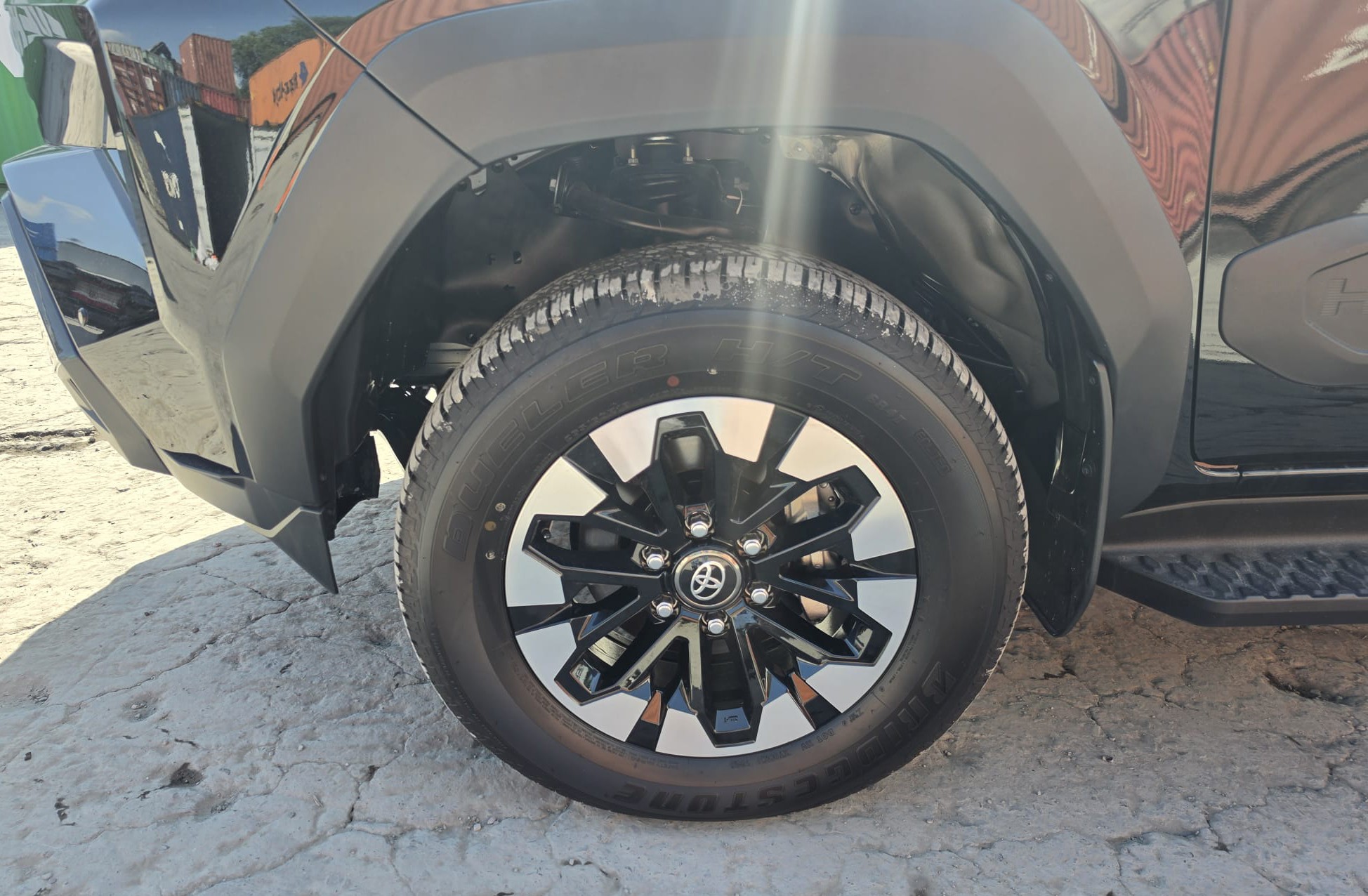 2026 TOYOTA HILUX DOUBLE CAB TRAILHUNTER 2.8 4WD AT Black image 10