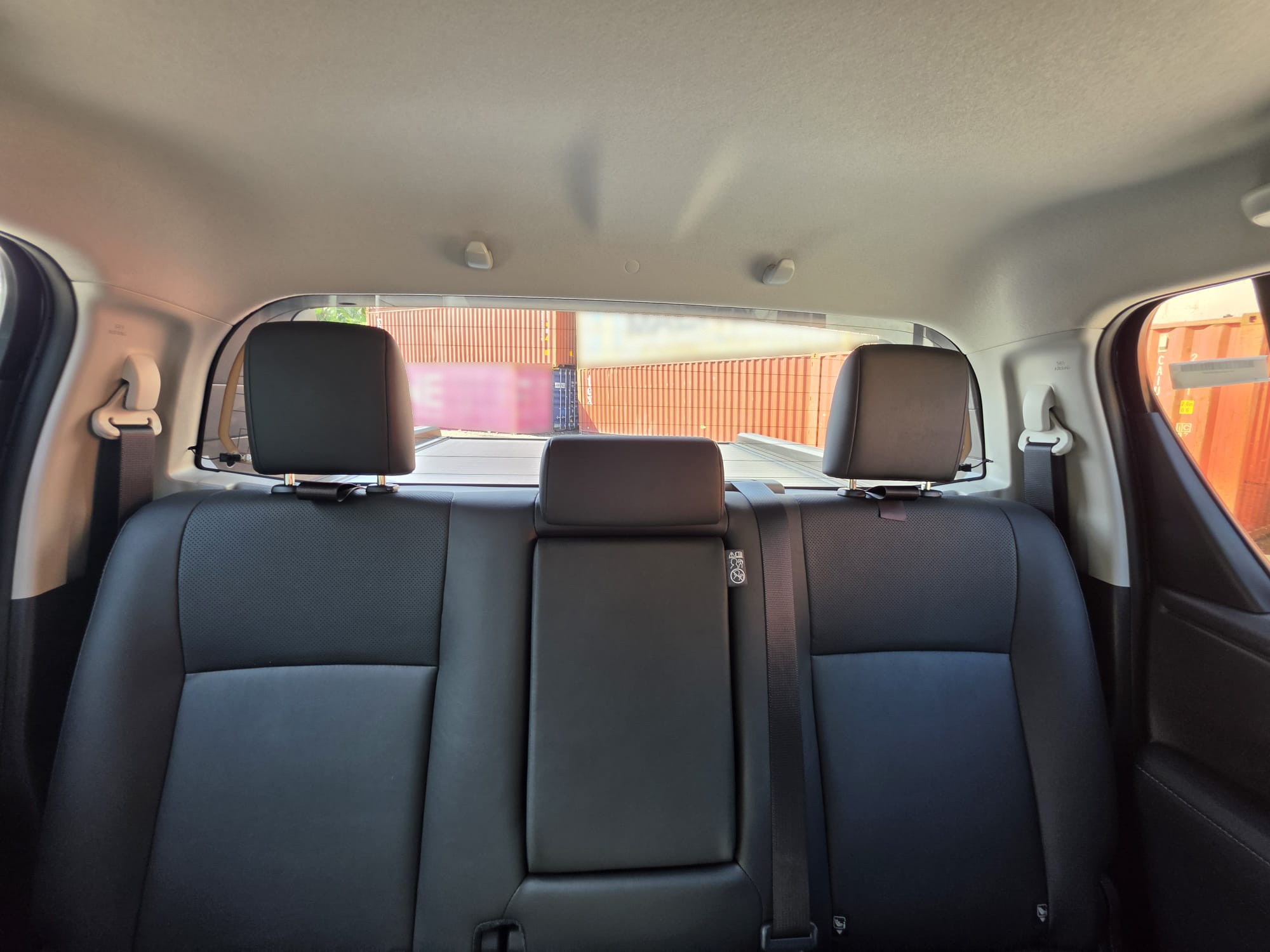 2026 TOYOTA HILUX DOUBLE CAB TRAILHUNTER 2.8 4WD AT Black image 19