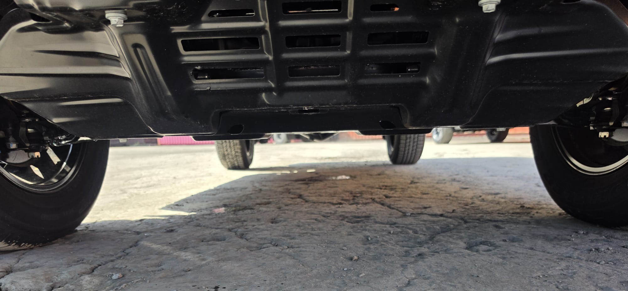 2026 TOYOTA HILUX DOUBLE CAB TRAILHUNTER 2.8 4WD AT Black image 13