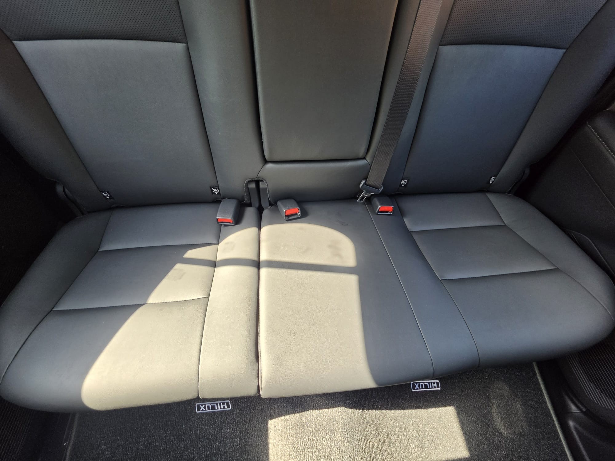 2026 TOYOTA HILUX DOUBLE CAB TRAILHUNTER 2.8 4WD AT Black image 20
