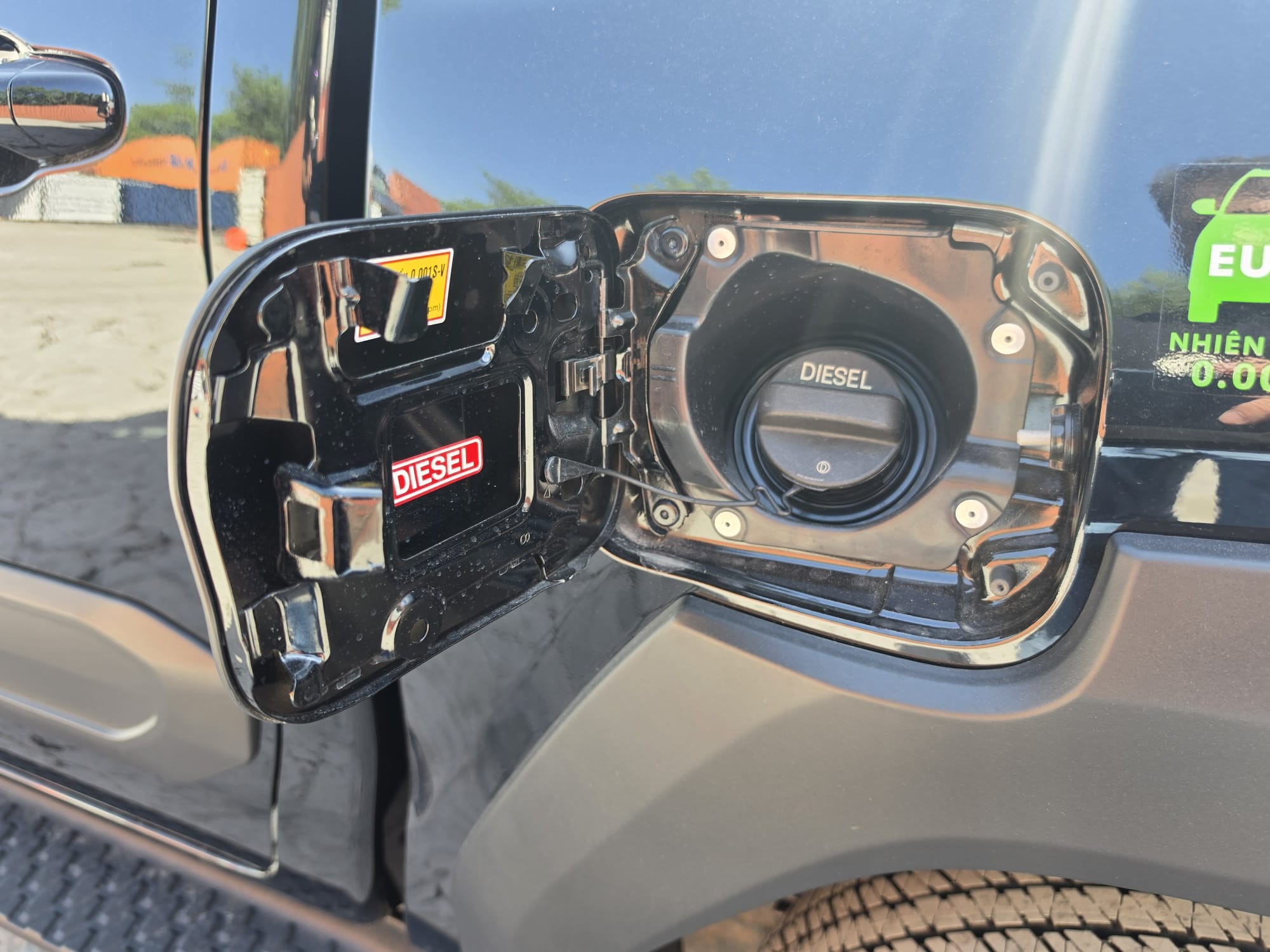 2026 TOYOTA HILUX DOUBLE CAB TRAILHUNTER 2.8 4WD AT Black image 36