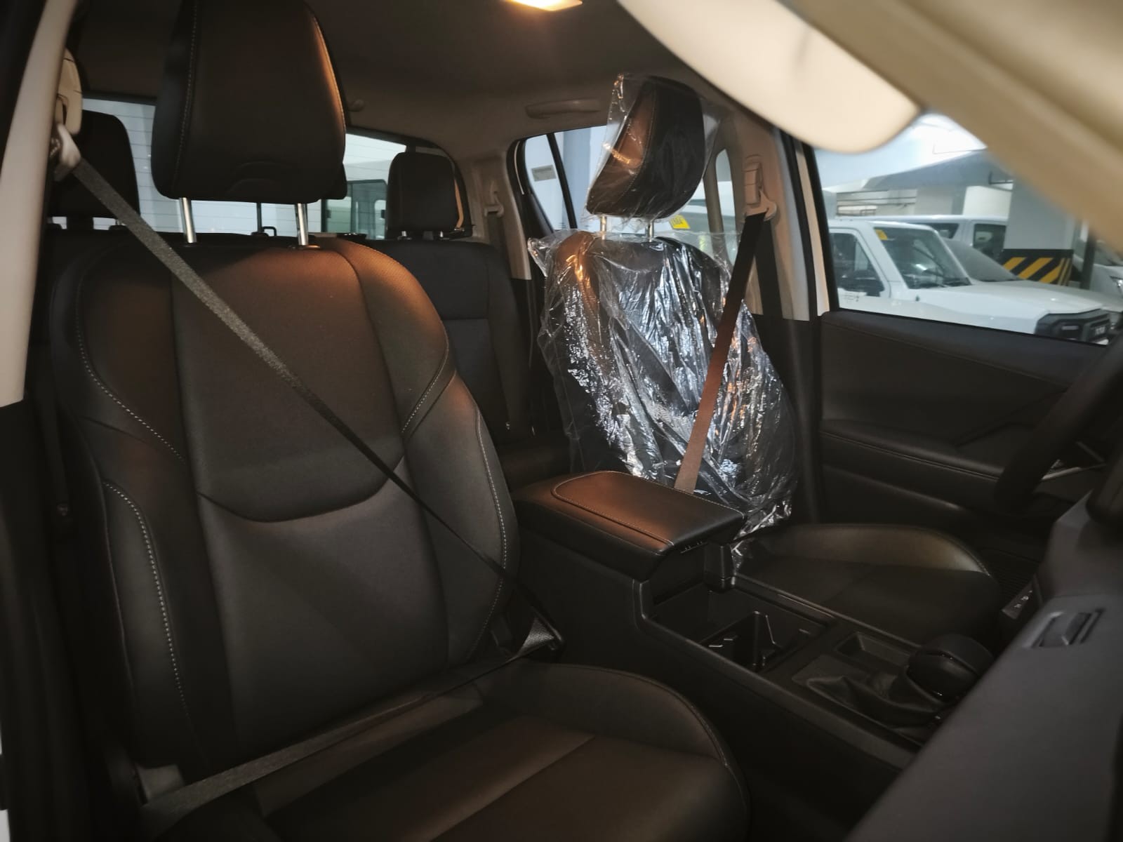 2026 TOYOTA HILUX DOUBLE CAB CONQUEST 2.8 2WD AT White image 22