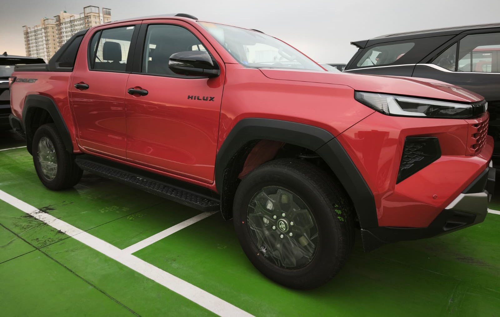 2026 TOYOTA HILUX DOUBLE CAB CONQUEST 2.8 4WD AT Red image 8