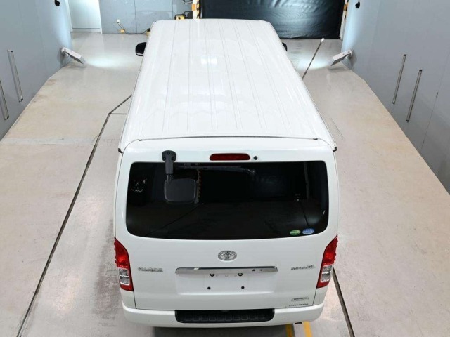 TOYOTA HIACE VAN image 7