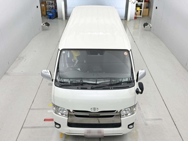 TOYOTA HIACE VAN 2019 White image 2