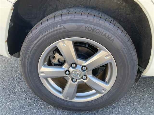 TOYOTA RAV4 image 2