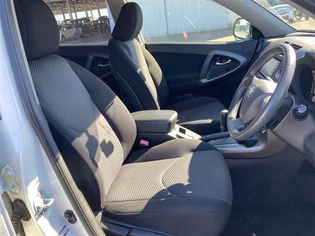TOYOTA RAV4 image 4