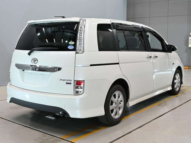 TOYOTA ISIS image 11