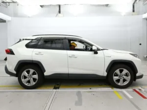 Toyota RAV4 Hybrid G 4WD white SUV for export