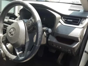 Toyota RAV4 2019 hybrid SUV with 2500cc engine