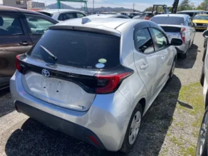 toyota-yarris-back