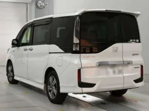Honda Stepwgn 7-seater MPV available from Japan