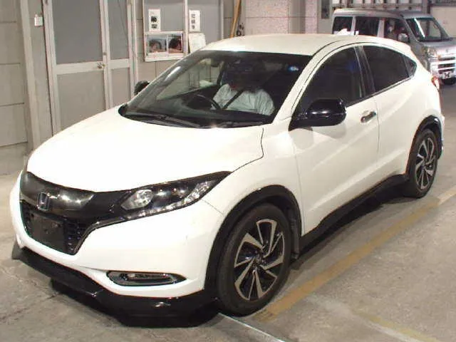 Honda Vezel RS Pearl White – 2017
