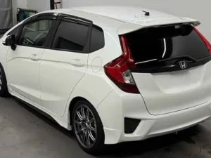 Honda Fit RS White 2014 with alloy wheels and back camera