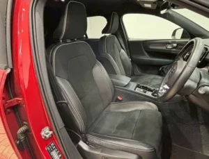 Volvo XC40 B4 AWD 4WD red black two-tone from Japan