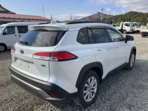 corolla-cross-backside