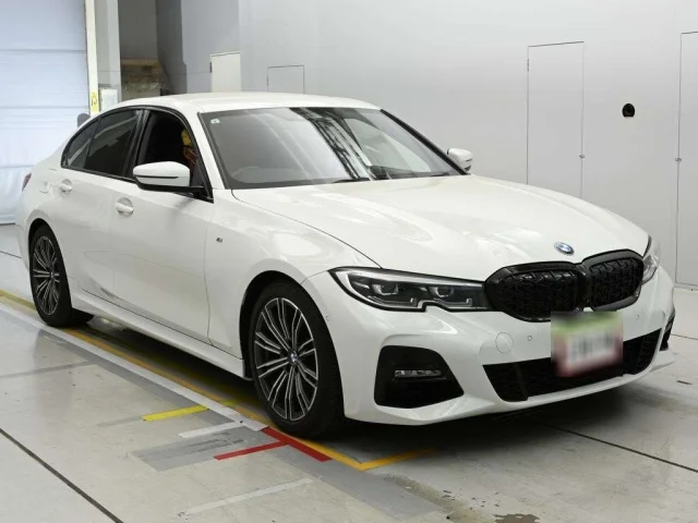 Shop BMW 3 Series 320i White M Sport 2021 at Sale Price